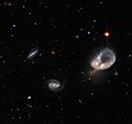Aufnahme von AM 0417-391 mithilfe des Hubble-Weltraumteleskops