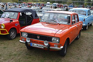 AZLK-2140 "Moskvich" (orange farvet) (anden udstilling).jpg