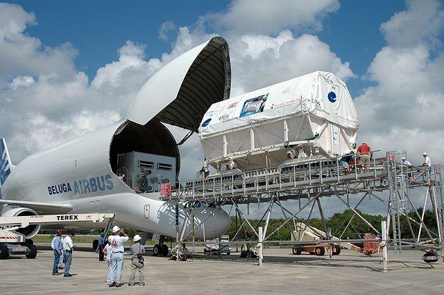 Unloading the International Space Station Columbus module from Beluga F-GSTC at Kennedy Space Centre, 2006