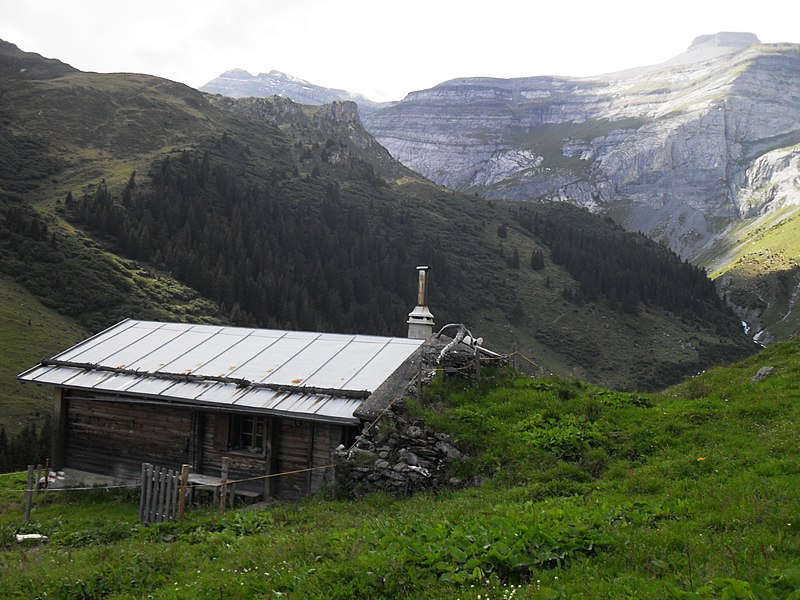 File:Alphütte bei Rubi Sut.JPG