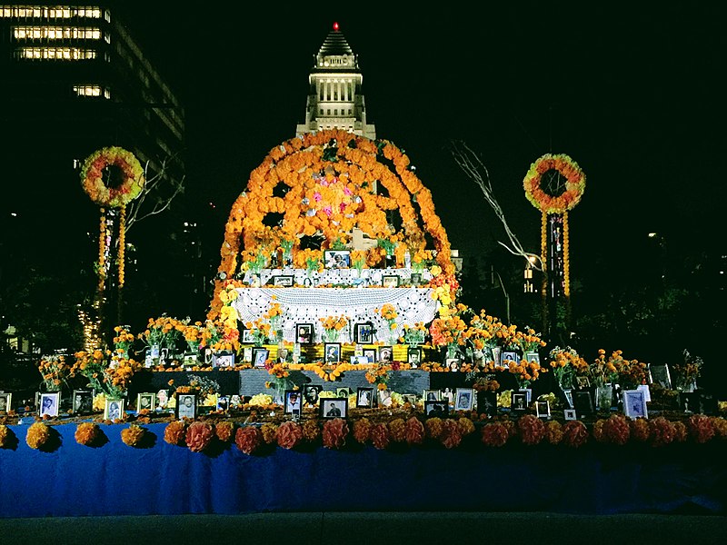 File:Altar of Dia de los Muertos, or Day of the Death, at Los Angeles Grand Park with City Hall in the background.jpg