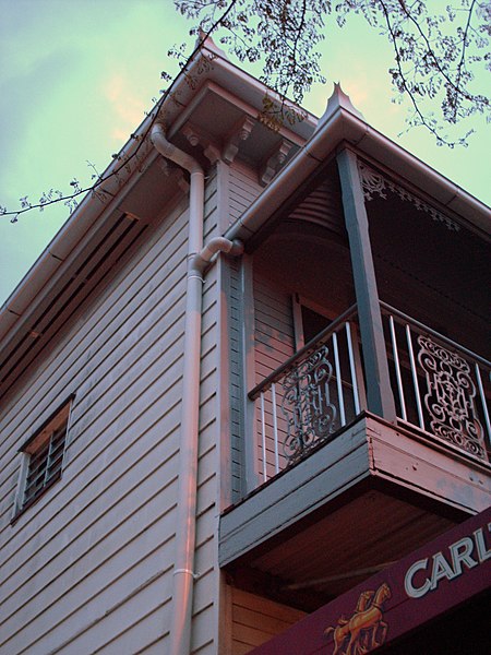 File:Angles and iron work, Mary Street, Gympie - panoramio.jpg