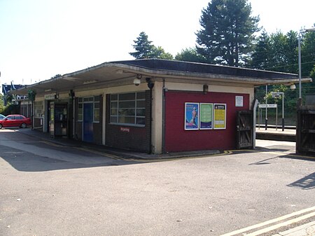 Apsley Station 02 (25 08 2007)