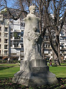 Monument à Paul Verlaine (1911), Paris, jardin du Luxembourg.