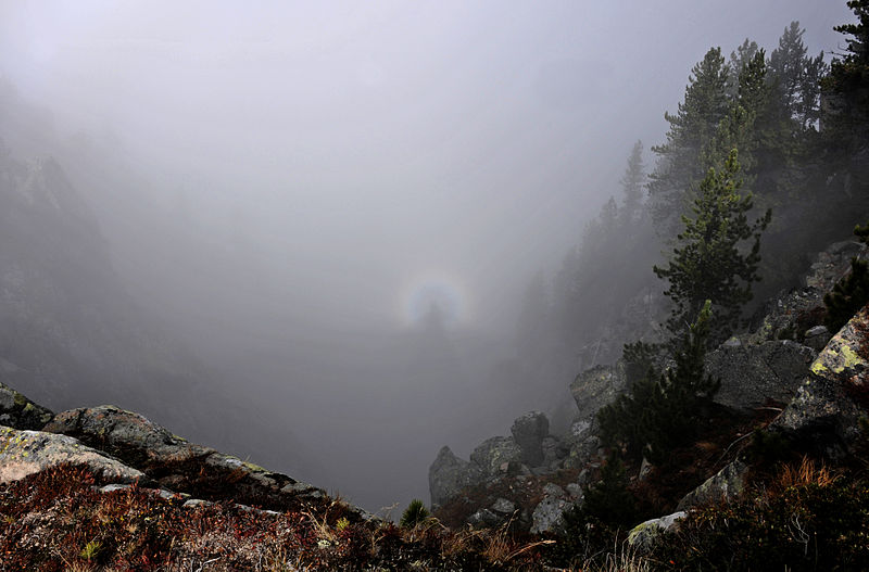 File:Backscatter on Resciesa Val Gardena.jpg