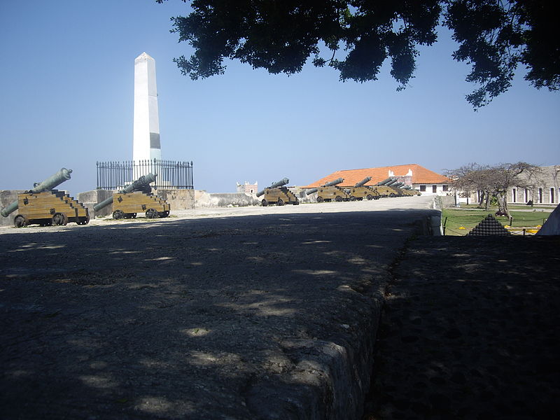 File:Bateria Fortalessa de San Carlos de la Cabaña.JPG