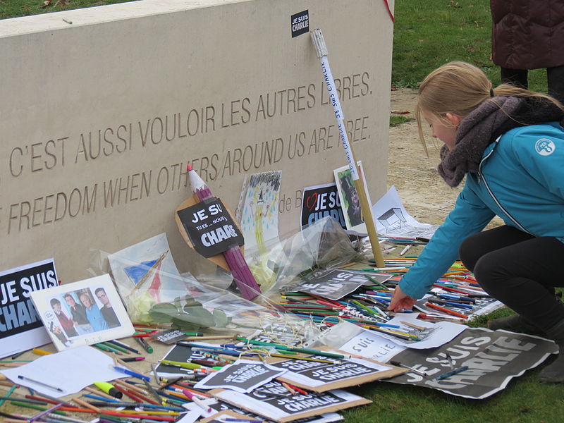 File:Bayeux - Manifestation après les attentats de janvier 2015 5.JPG