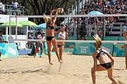 Deutsch: Beachvolleyball bei den Olympischen Jugendspielen 2018; Tag 11, 17. Oktober 2018; Jungen, Spiel um Platz 3 – USA (Devon Newberry/Lindsey Sparks)-Norwegen (Emilie Olimstad/Frida Berntsen) 1:2 (21–1/13–21/9–15) English: Beach volleyball at the 2018 Summer Youth Olympics at 17 October 2018 – Bronze Medal Match – USA (Devon Newberry/Lindsey Sparks)-Norway (Emilie Olimstad/Frida Berntsen) 1:2 (21–1/13–21/9–15)