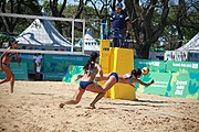 Deutsch: Beachvolleyball bei den Olympischen Jugendspielen 2018; Tag 8, 14. Oktober 2018; Mädchen, Achtelfinale – Mexiko-China 0:2 (15–21/16–21) English: Beach volleyball at the 2018 Summer Youth Olympics at 14 October 2018 – Girls Round of 16 – Mexico-China 0:2 (15–21/16–21)