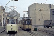 Reko-Triebwagen 217 226 (li.) und 217 059 (re.) ohne und mit Alu-Zierstreifen, 1974