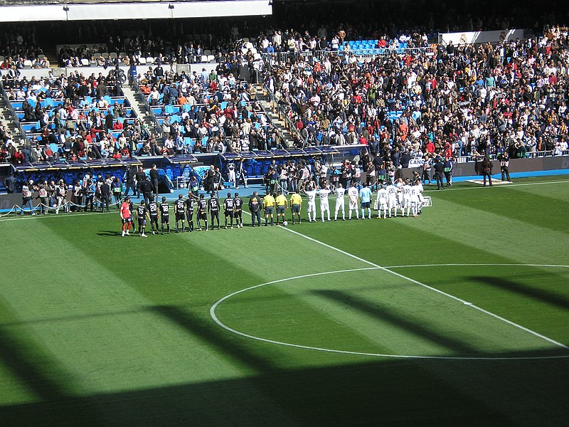 File:Bernabéu-Madrid-Valladolid-09.jpg