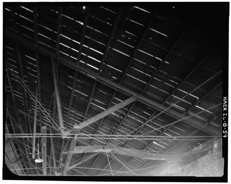 File:Blacksmith shop, truss and brace for crane - Chicago, Burlington and Quincy Railroad, Roundhouse and Shops, Broadway and Spring Streets, Aurora, Kane County, IL HAER ILL,45-AUR,1-59.tif