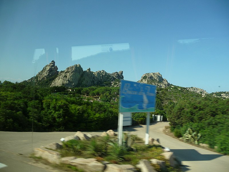 File:Bocca D'Arbia, Bonifacio - N196 - panoramio (1).jpg