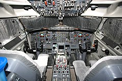 Analog cockpit of the 737-200