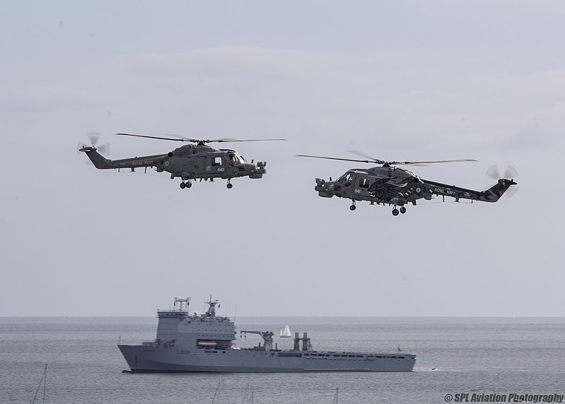 File:Bournemouth Air Festival 2012 - Westland Lynx HMA8 - Royal Navy - The Black Cats (19471397614).jpg