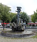 Brunnen Sderotplatz (Zehld) Zeli-Brunnen&Brigitte Stamm&1982.jpg