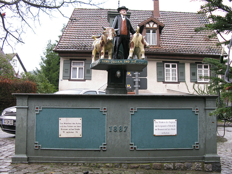 File:Brunnen in Zell.jpg