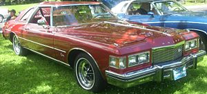 Buick Riviera 4 (1974–1976)