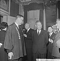 Burgemeester Van Hall ontvangt premier Ikeda van Japan in zijn ambtswoning, Bestanddeelnr 914-5354.jpg