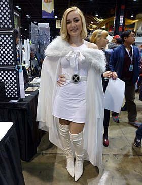 Cosplay d'Emma Frost.