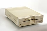 Commodore 1541-II disketna jedinica, 3. model.