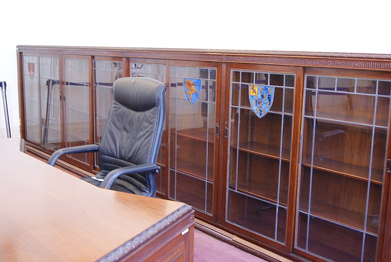 File:Cabinet in the Chief Justice's Chambers, Old Supreme Court Building, Singapore - 20101010-03.JPG