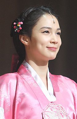 Cast of "Moon Embracing the Sun - The musical", 14 February 2014 06.jpg