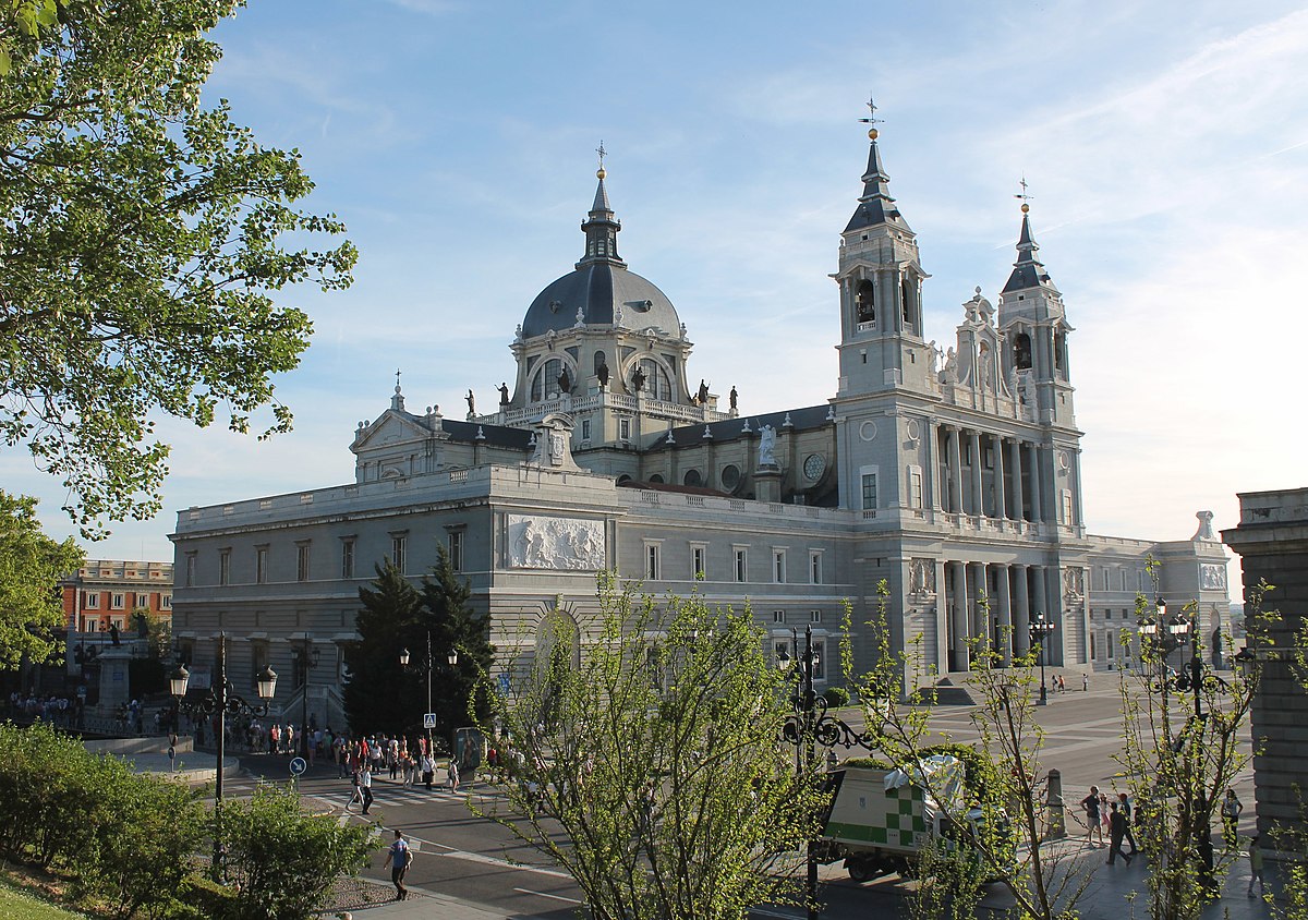 Resultado de imagen de CATEDRAL la almudena