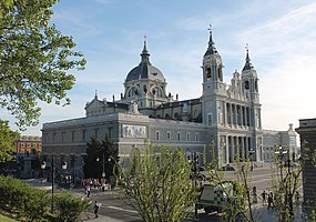 Catedral de la Almudena (Madrid) 25.jpg