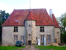 Chateau des Ecossais Bresnay 03.jpg