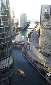 The Chicago River set the historical boundaries of the "sides" of the city. Chicago River looking east.jpg