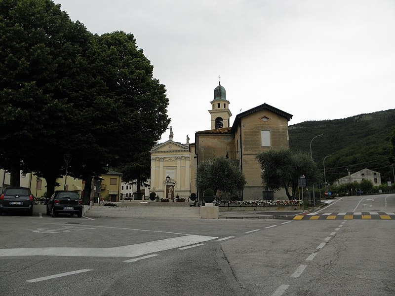 File:Chiesa di San Michele Arcangelo (Villaga) 01.jpg