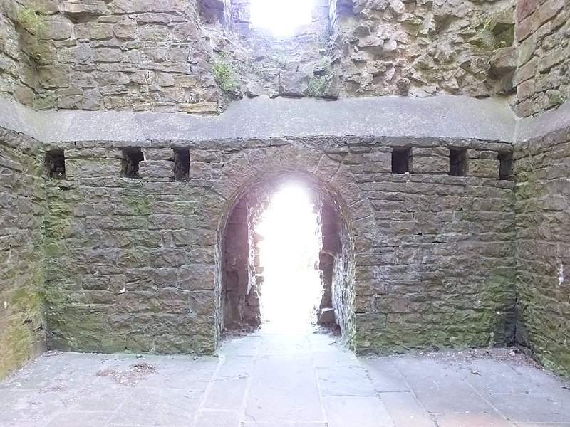 File:Clitheroe Castle keep 8213.JPG