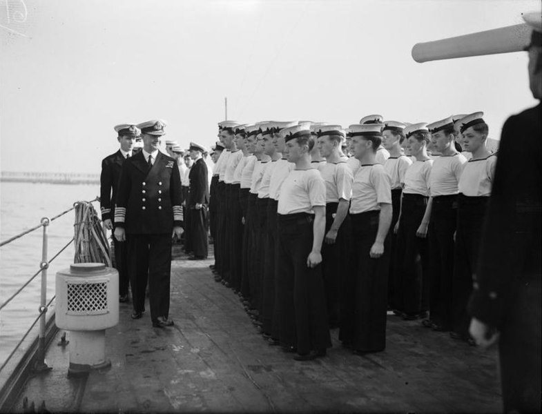 File:Commander-in-chief Inspects Ship's Company Aboard a Cruiser. 21 February 1943, Algiers, on Board HMS Penelope. A14953.jpg