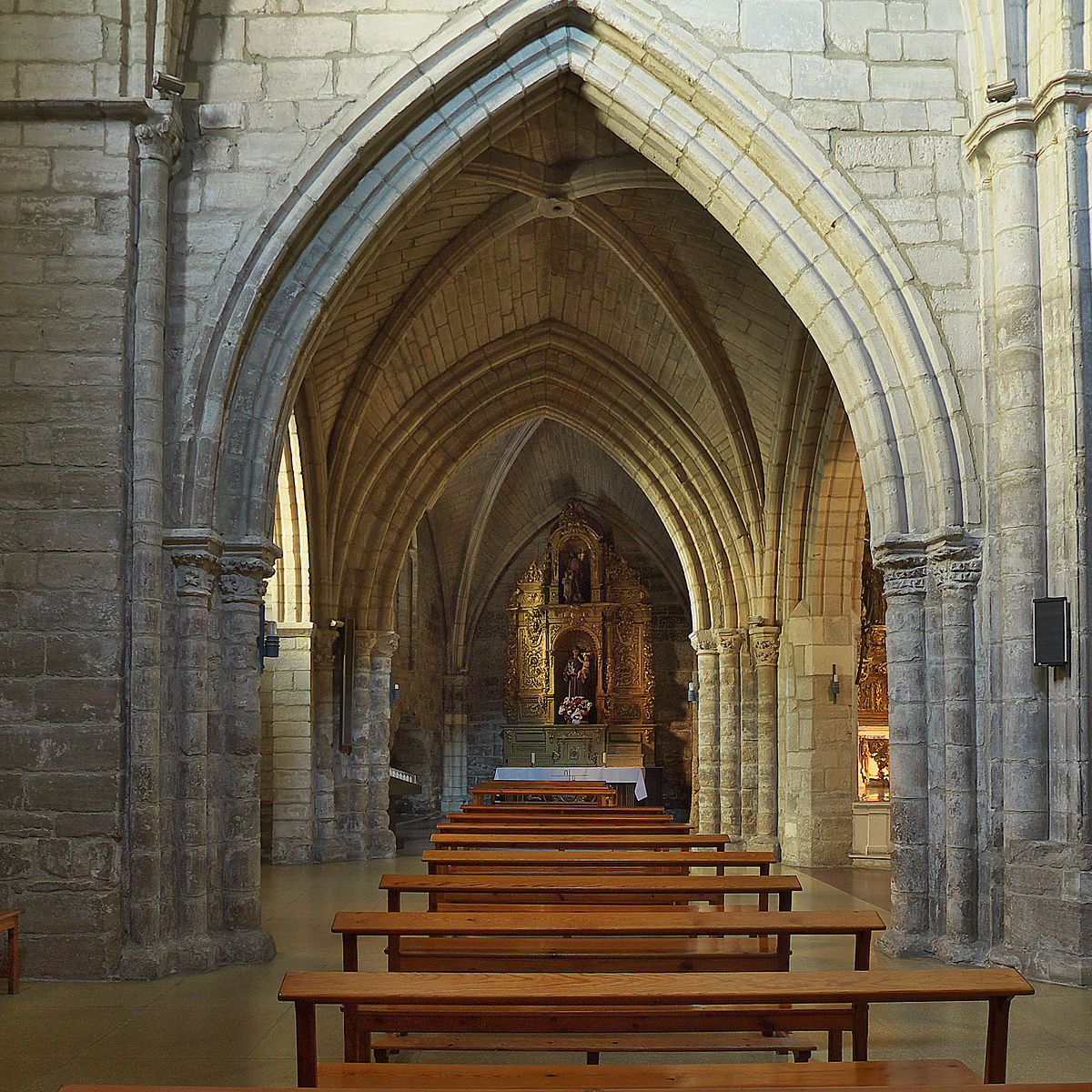 Convento de Santa Clara (Burgos). Nave.jpg