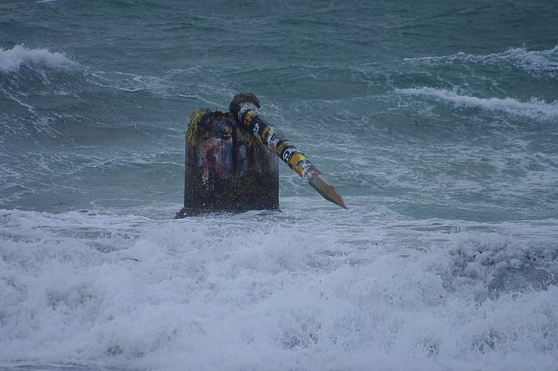 File:Cottesloe pylon storm gnangarra.JPG