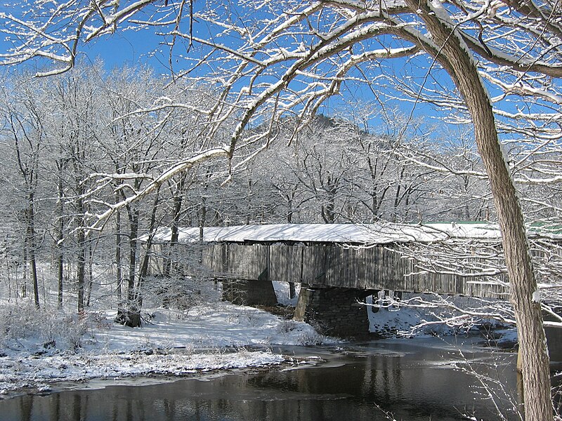 File:Covered bridge Vermont.jpg