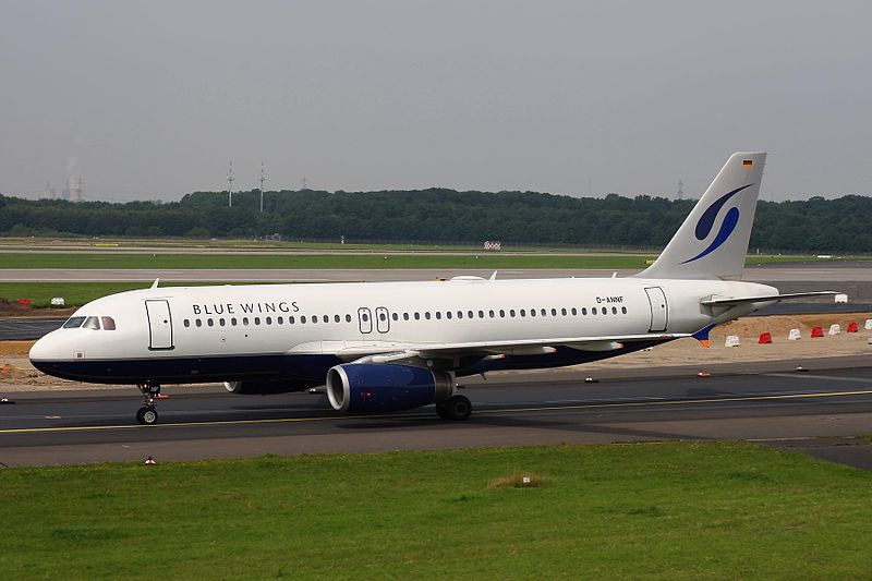 File:D-ANNF A320-232 Blue Wings DUS 26JUL08 (3181021996).jpg