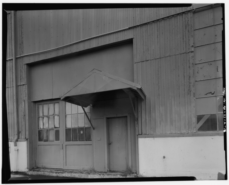 File:DOOR DETAIL LOOKING SOUTH - Kodiak Naval Operating Base, Aircraft Storehouse, U.S. Coast Guard Station, Kodiak, Kodiak Island Borough, AK HABS AK,12-KODI,2K-16.tif