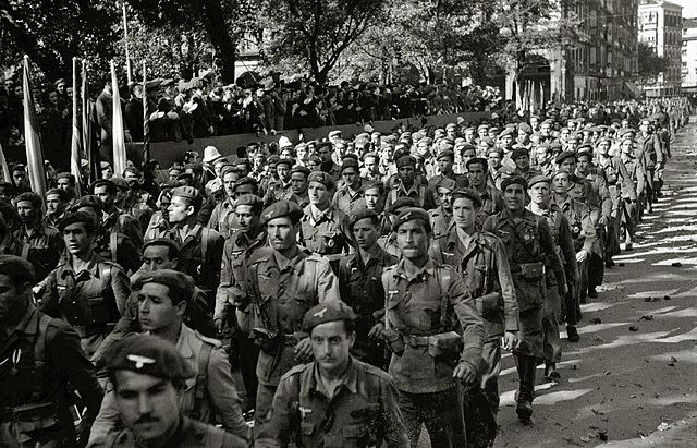 Armed forces in San Sebastián, 1942