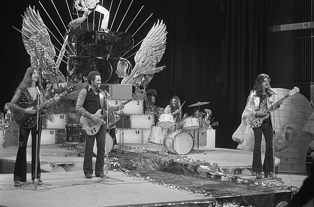 Doobie Bros in the Dutch TV show TopPop (January 1974). L-R: Simmons, Porter, Knudsen, Johnston