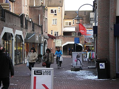 Hoe gaan naar Winkelcentrum de Eglantier met het openbaar vervoer - Over de plek