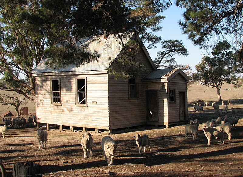 File:Emu Flat State School.jpg