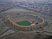 Монументальный стадион Перу Wiki.jpg