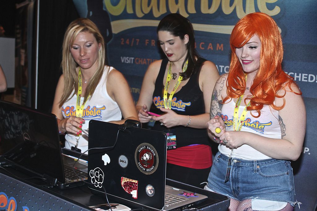 File:Exxxotica AC 2013 . Chaturbate Booth (8672489083).jpg - Wikipedia