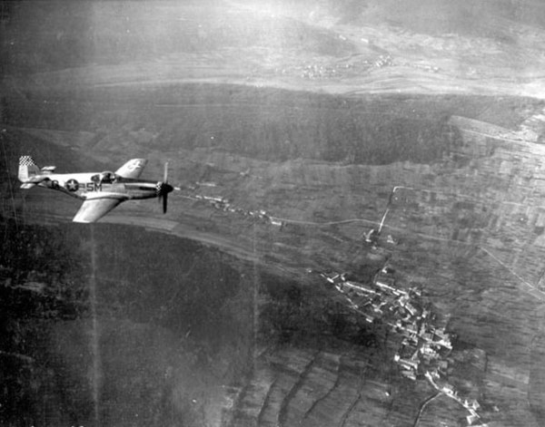 15th Reconnaissance Squadron F-6C Mustang (fuselage code 5M-Q)