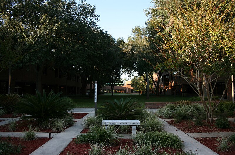 File:FCCJ Kent Campus Memory Garden.jpg