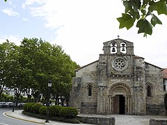 Igrexa de Santa María de Cambre, fachada.