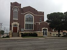 Garlow got his start in ministry at the First Baptist Church in Concordia, Kansas. First Baptist Church (Concordia, Kansas).JPG