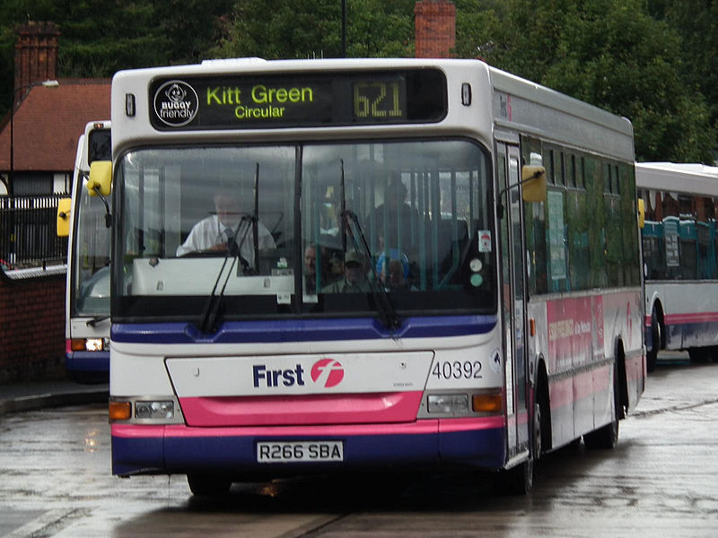 File:First Manchester bus 40392 (R266 SBA), 17 September 2011.jpg